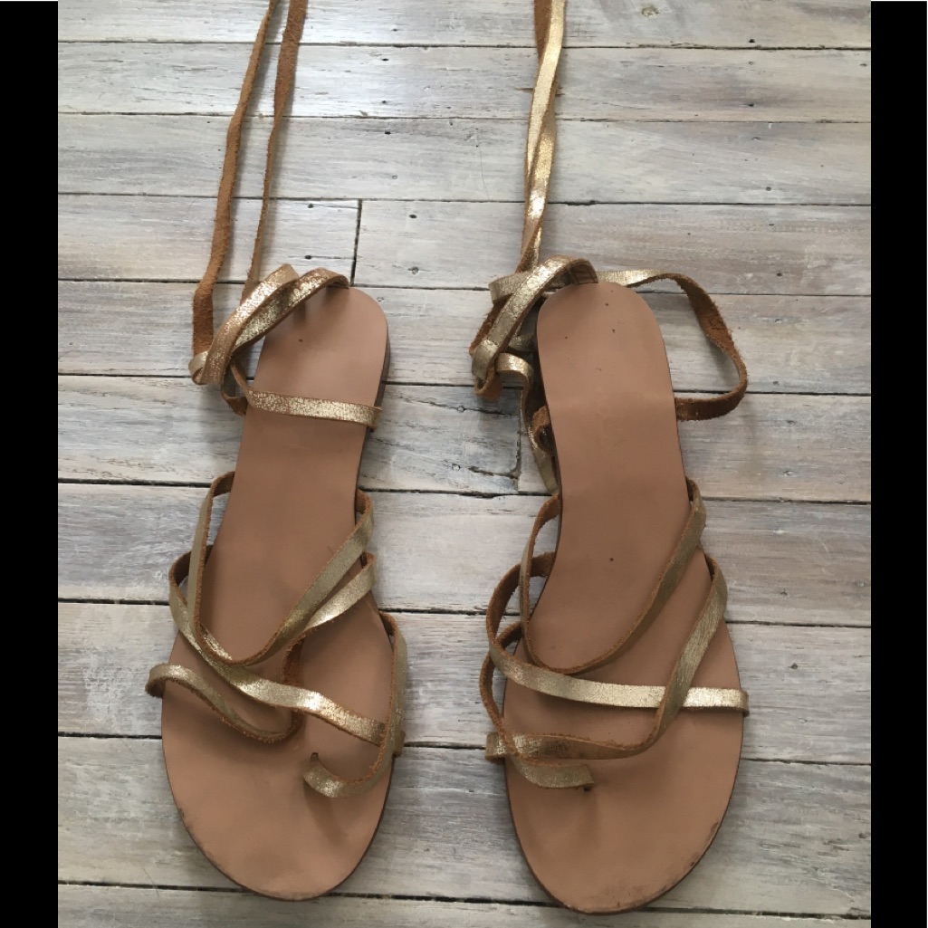 Splendid Gold Leather Gladiator Sandals